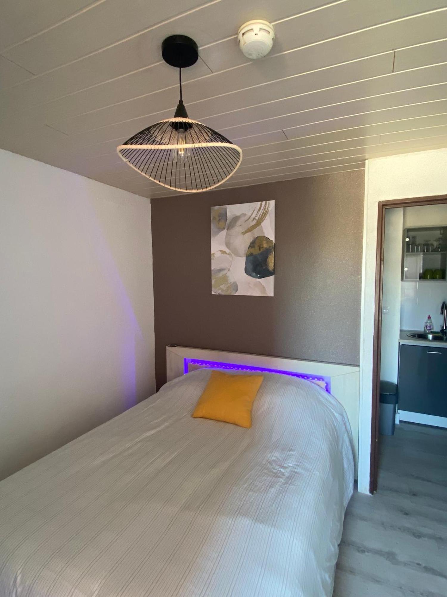 Studio Centre Port Avec Piscine Residence Port Richelieu แอกด์ ภายนอก รูปภาพ